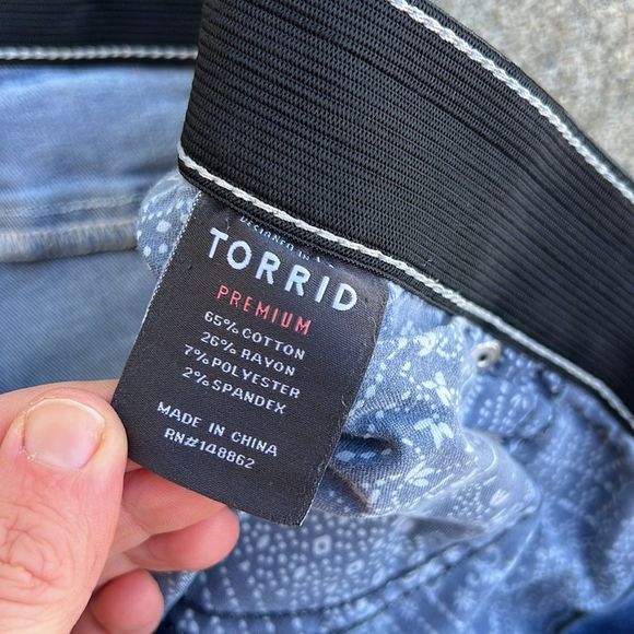 Torrid Sky High Skinny Jeans Size 24XT - Picture 5 of 7
